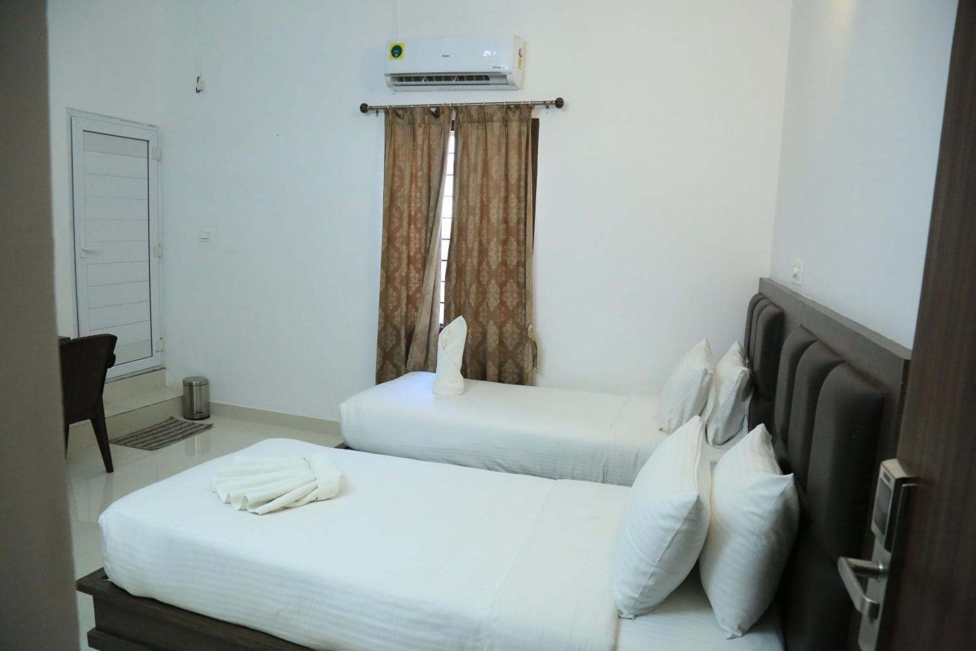 Christian Guest House Веллуру Екстер'єр фото